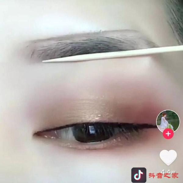 抖音上的“逆天化妆术”教程，爱美女性必看哦！