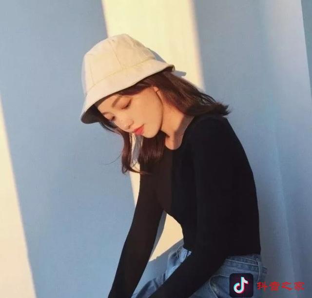 抖音里面热门视频牌照技巧