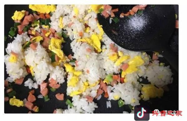 抖音网红蛋包饭做法以及详细步骤