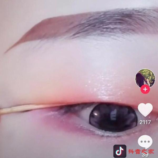 抖音上的“逆天化妆术”教程，爱美女性必看哦！