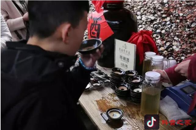 抖音最火西安摔碗酒如今却是这样的景象