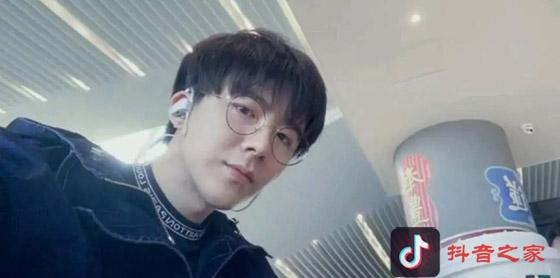 抖音一哥刘宇宁黑历史曝光，网友直呼不敢相信！